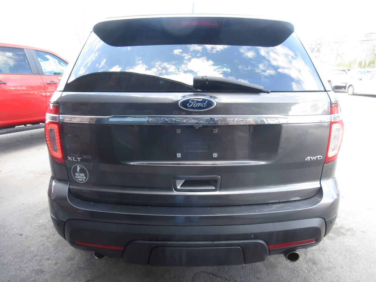 Used 2015 Ford Explorer XLT w/ Equipment Group 202A AWD/4WD image 11