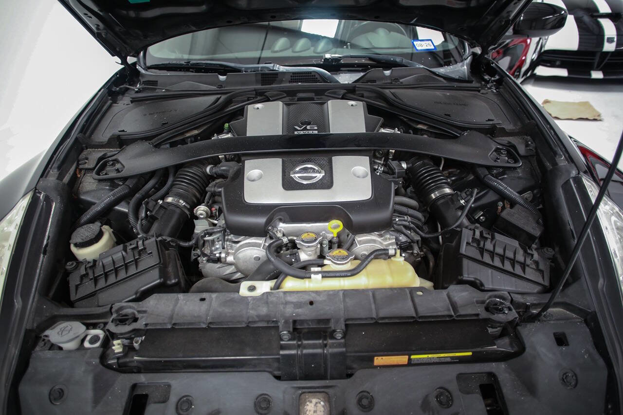 Used 2014 Nissan 370Z Touring w/ Sport Package image 17