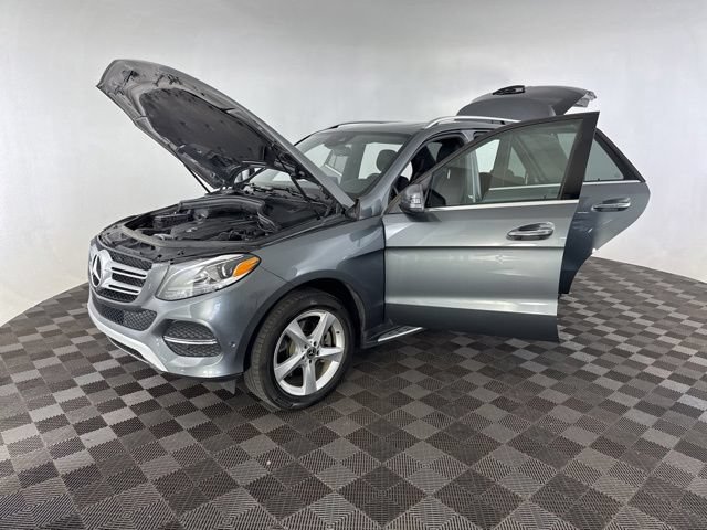 Used 2019 Mercedes-Benz GLE 400 4MATIC image 11