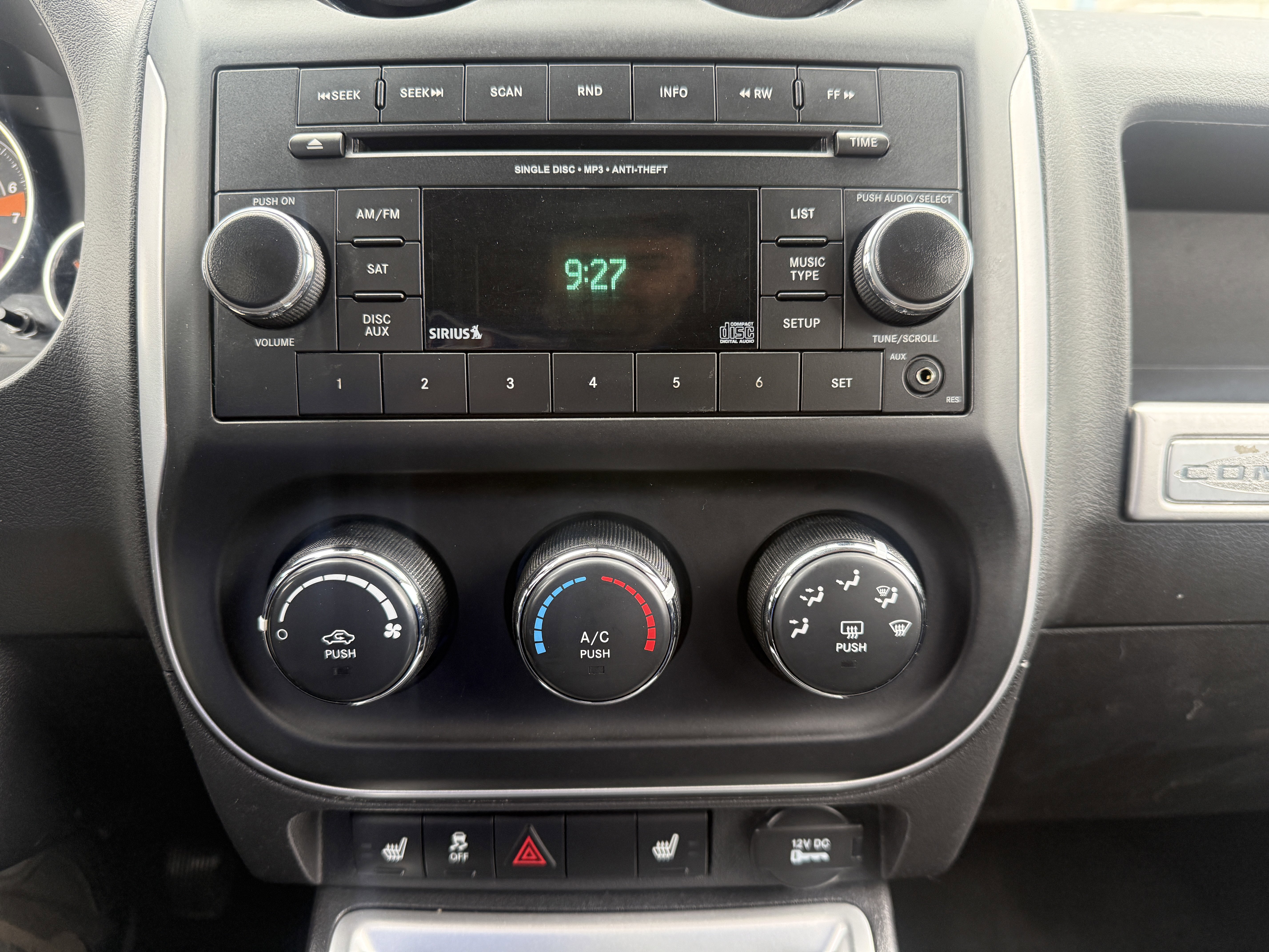 Used 2014 Jeep Compass Latitude image 24