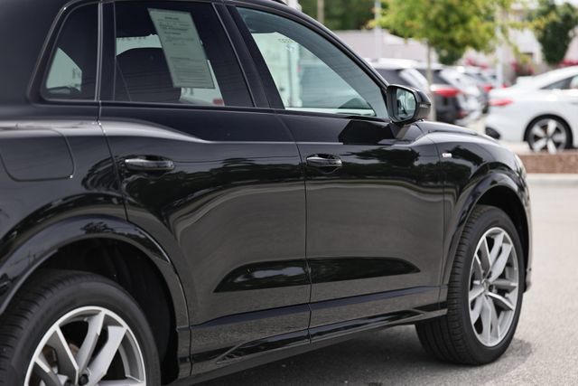 Used 2025 Audi Q3 2.0T Premium w/ Convenience Package AWD/4WD image 8