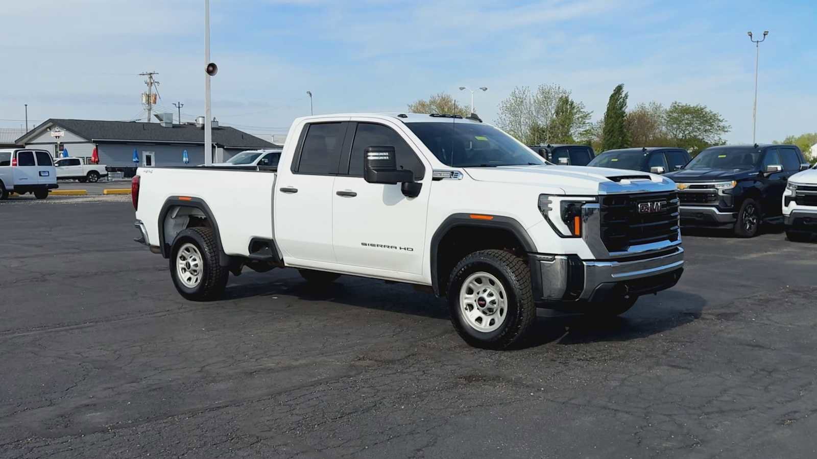 Used 2024 GMC Sierra 2500 Pro w/ Convenience Package AWD/4WD image 2