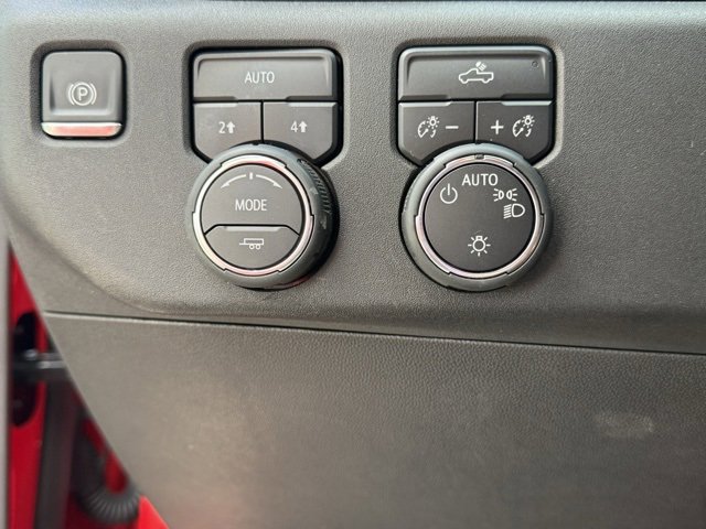Used 2025 Chevrolet Silverado 1500 LT image 21