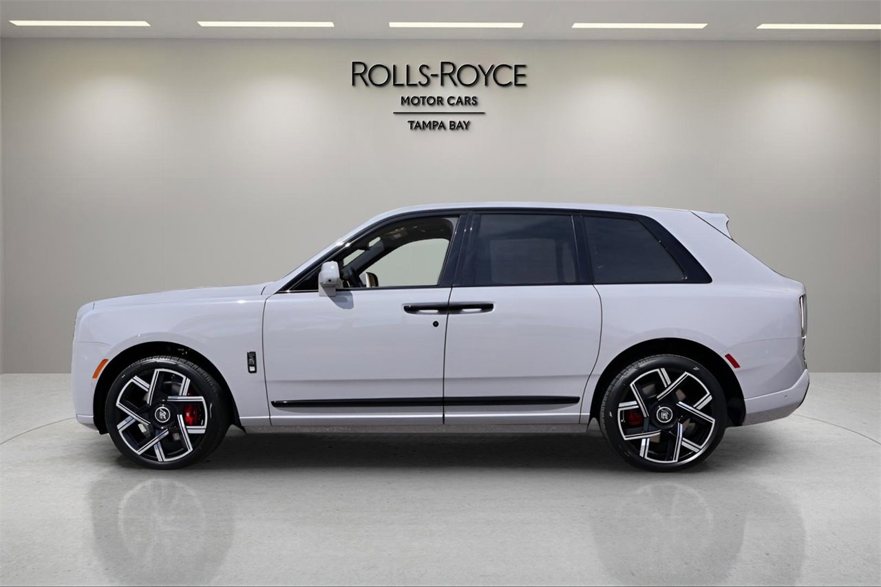 New 2026 Rolls-Royce Cullinan Black Badge image 3