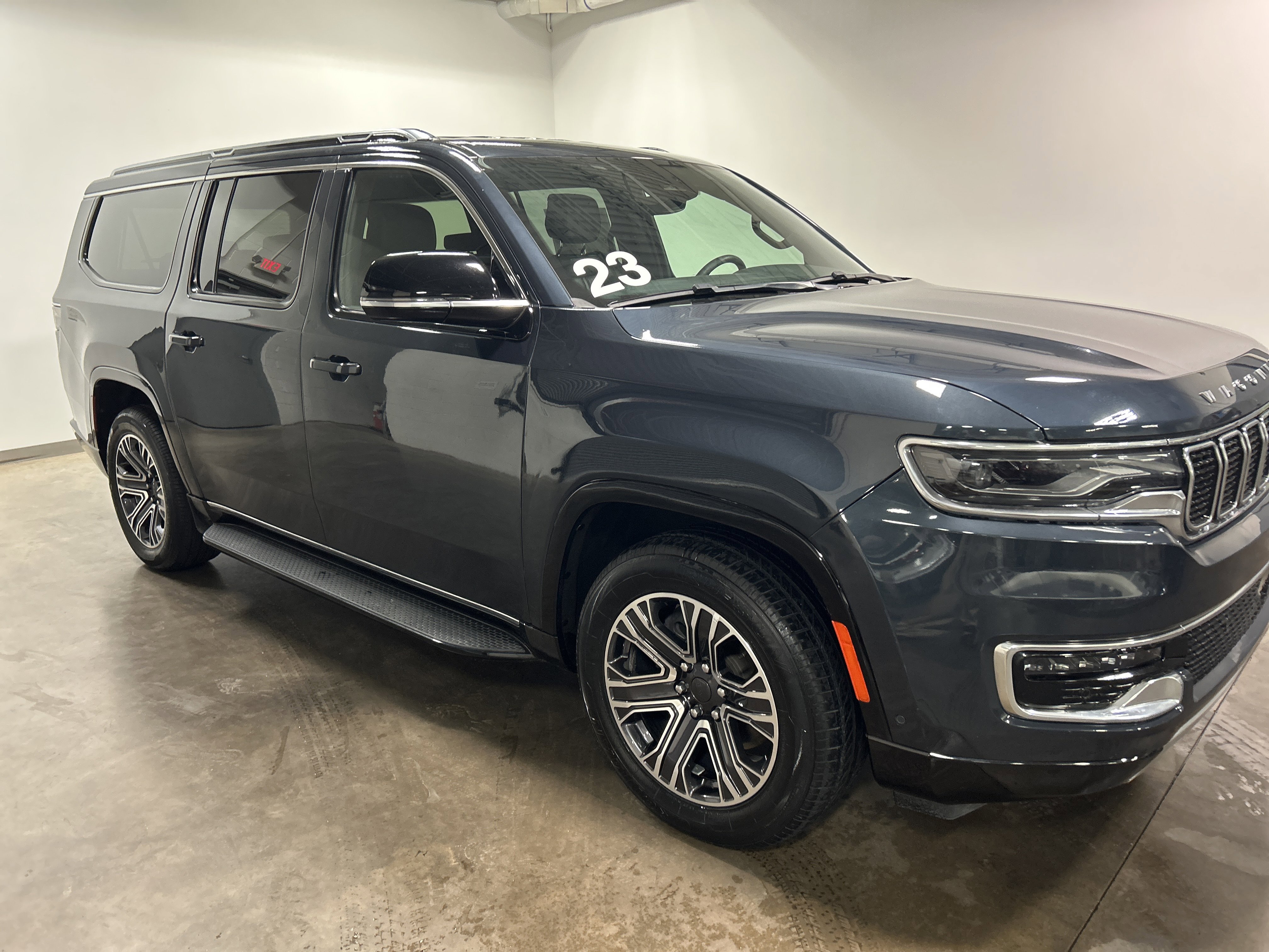 Used 2023 Jeep Wagoneer L Series II video 2