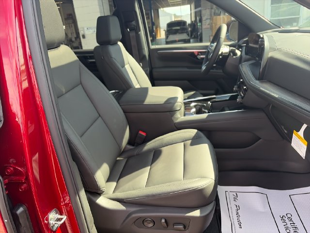 New 2026 Chevrolet Suburban Z71 w/ Comfort Package AWD/4WD image 31