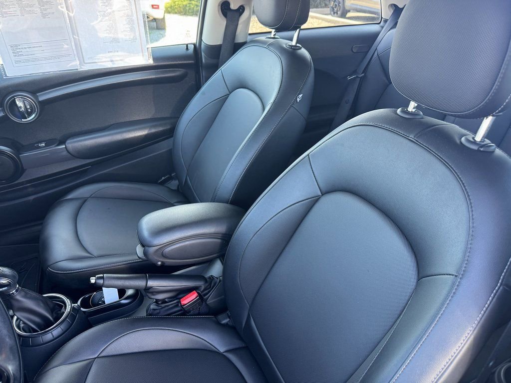 Used 2015 MINI Cooper 2-Door Hardtop image 11