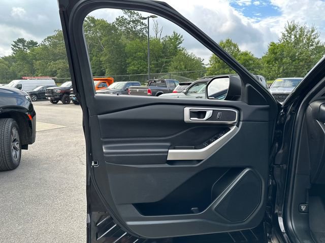 Used 2023 Ford Explorer XLT w/ Equipment Group 202A image 24