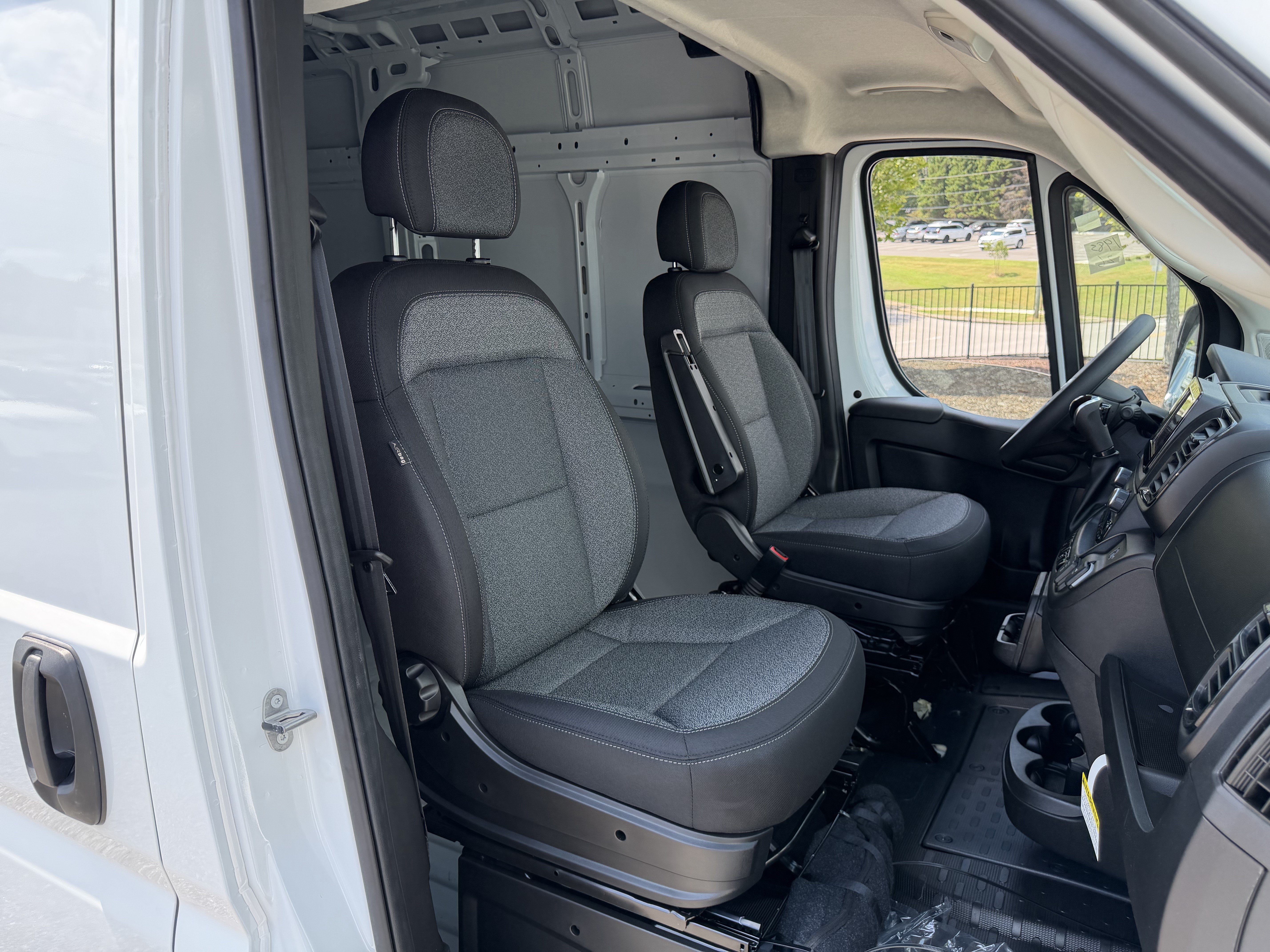 New 2026 RAM ProMaster 2500 w/ Convenience Group FWD image 34