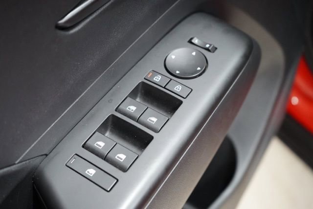 Used 2025 Hyundai Kona SEL FWD image 19