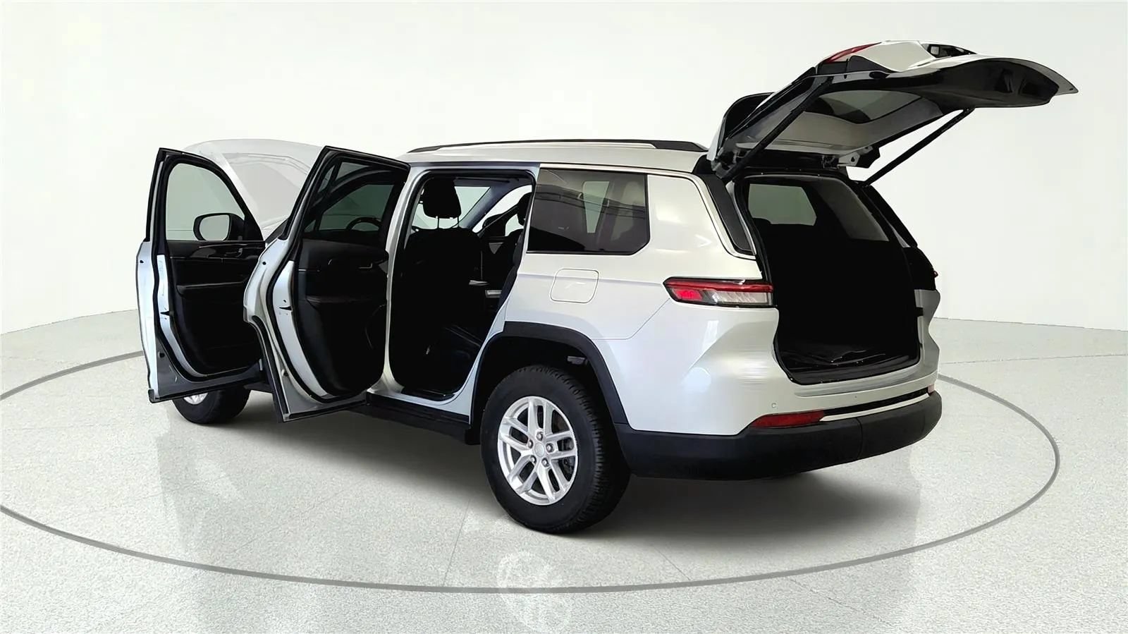 Used 2022 Jeep Grand Cherokee L Laredo w/ Luxury Tech Group I AWD/4WD image 10