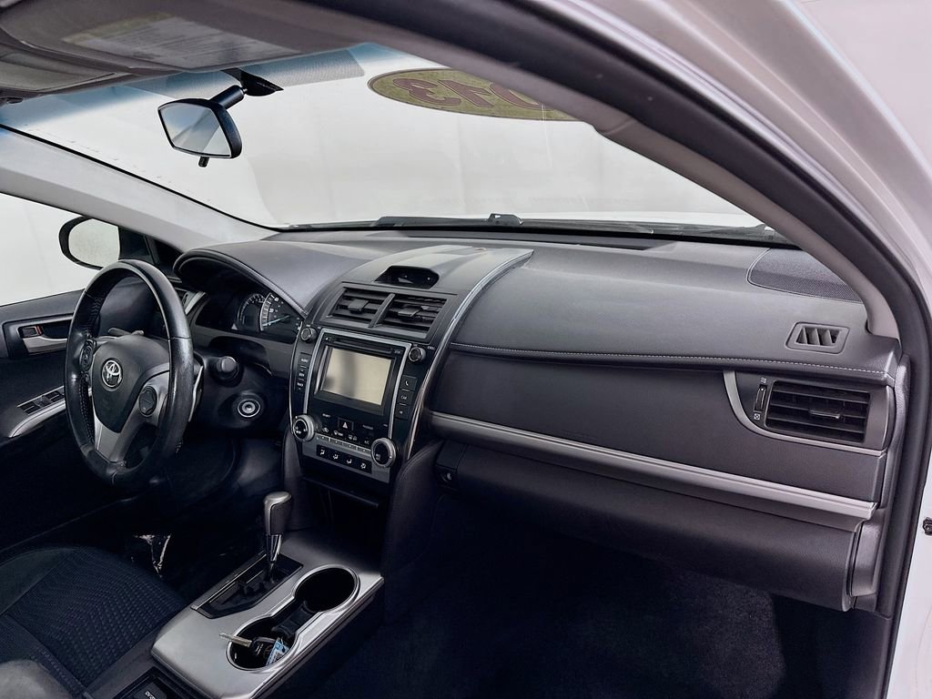 Used 2013 Toyota Camry SE image 32