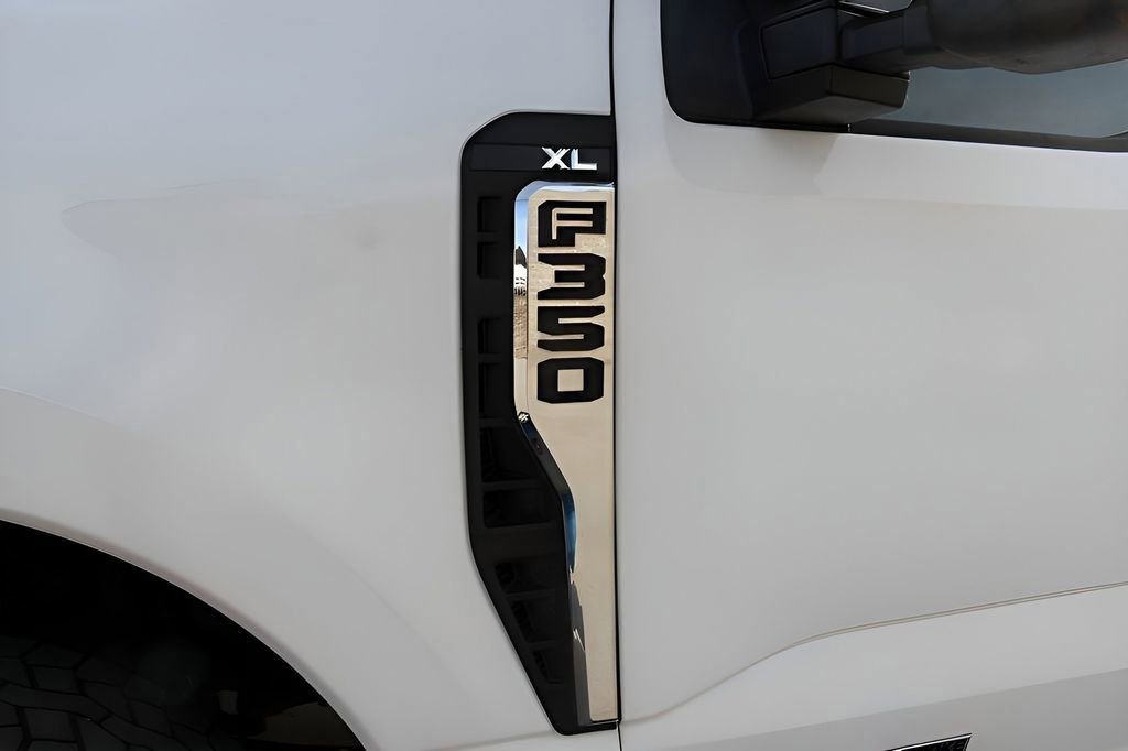Used 2018 Ford F250 XL w/ Power Equipment Group image 59