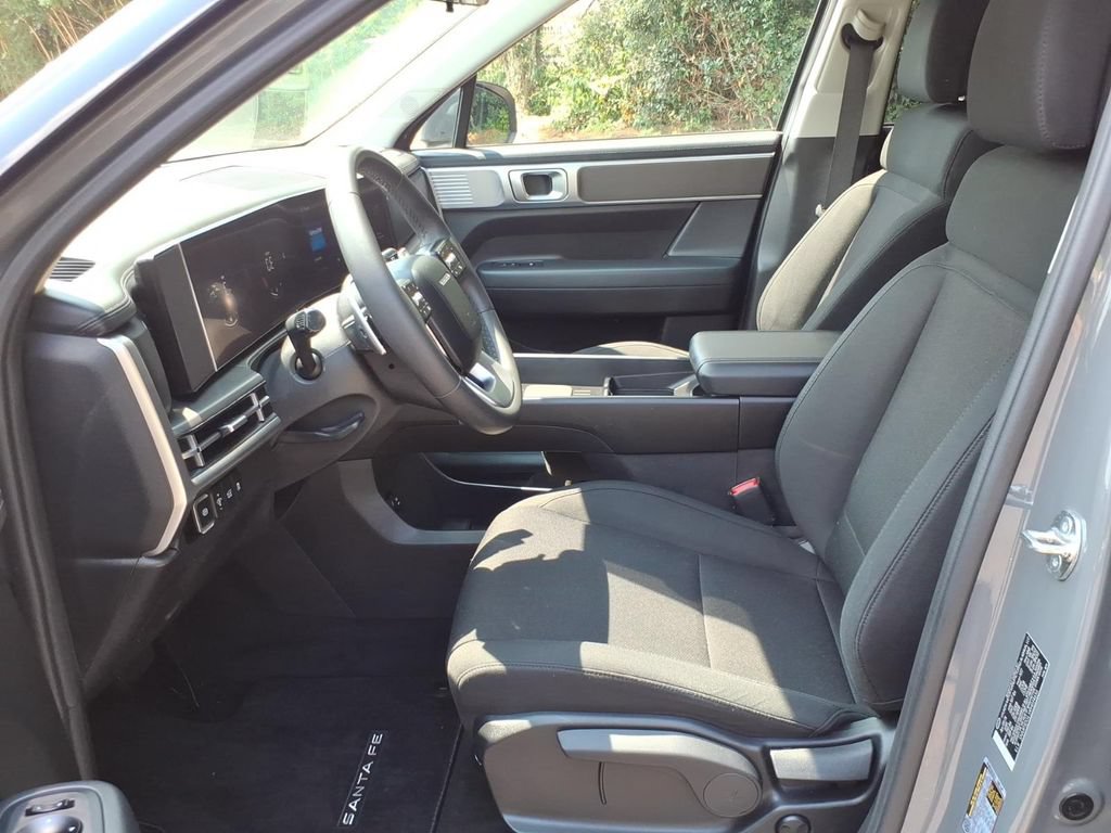 Used 2024 Hyundai Santa Fe SE AWD/4WD image 10