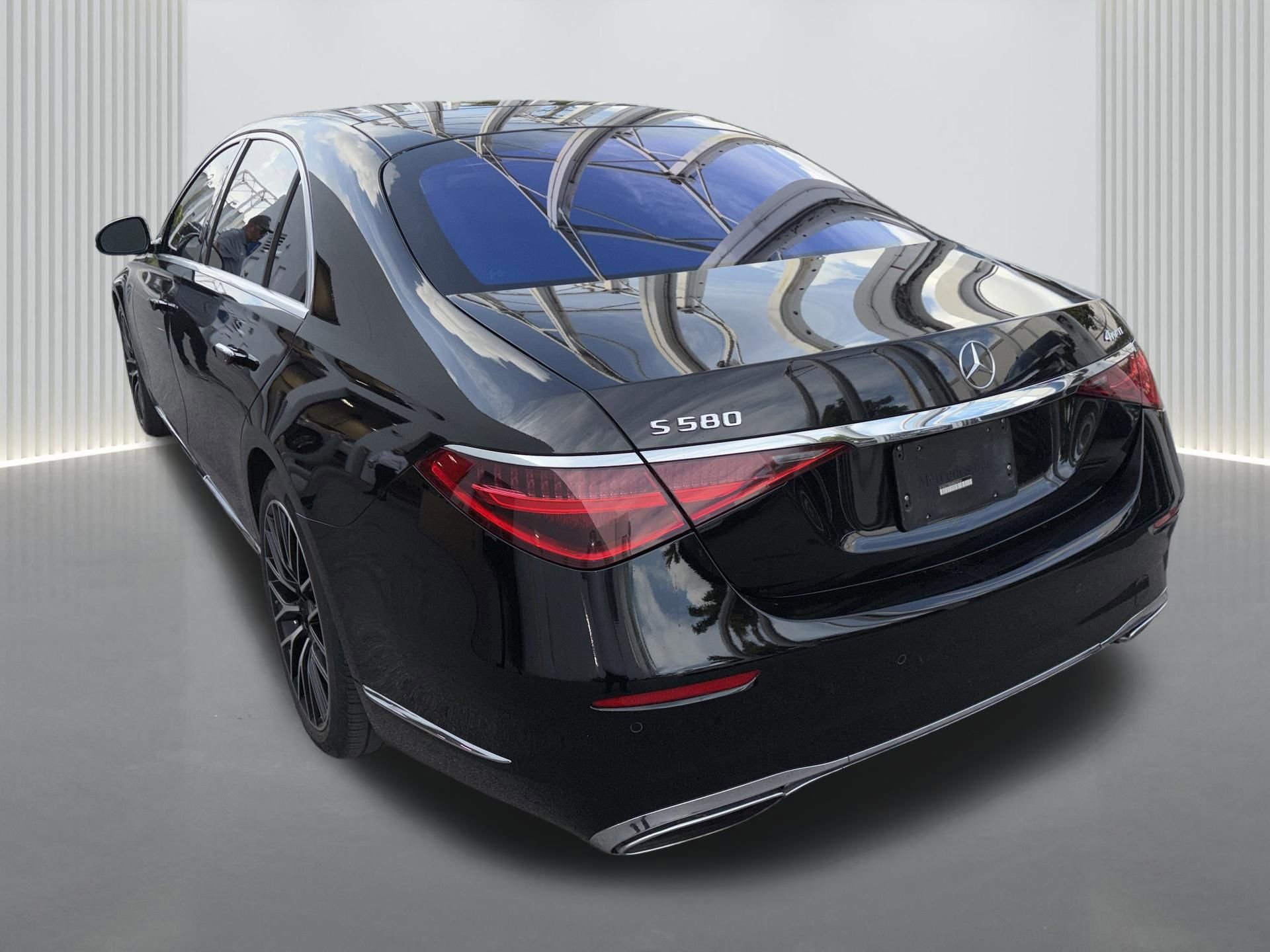 Used 2021 Mercedes-Benz S 580 4MATIC Sedan image 5
