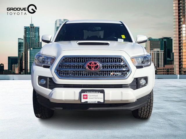 Used 2017 Toyota Tacoma TRD Sport image 9