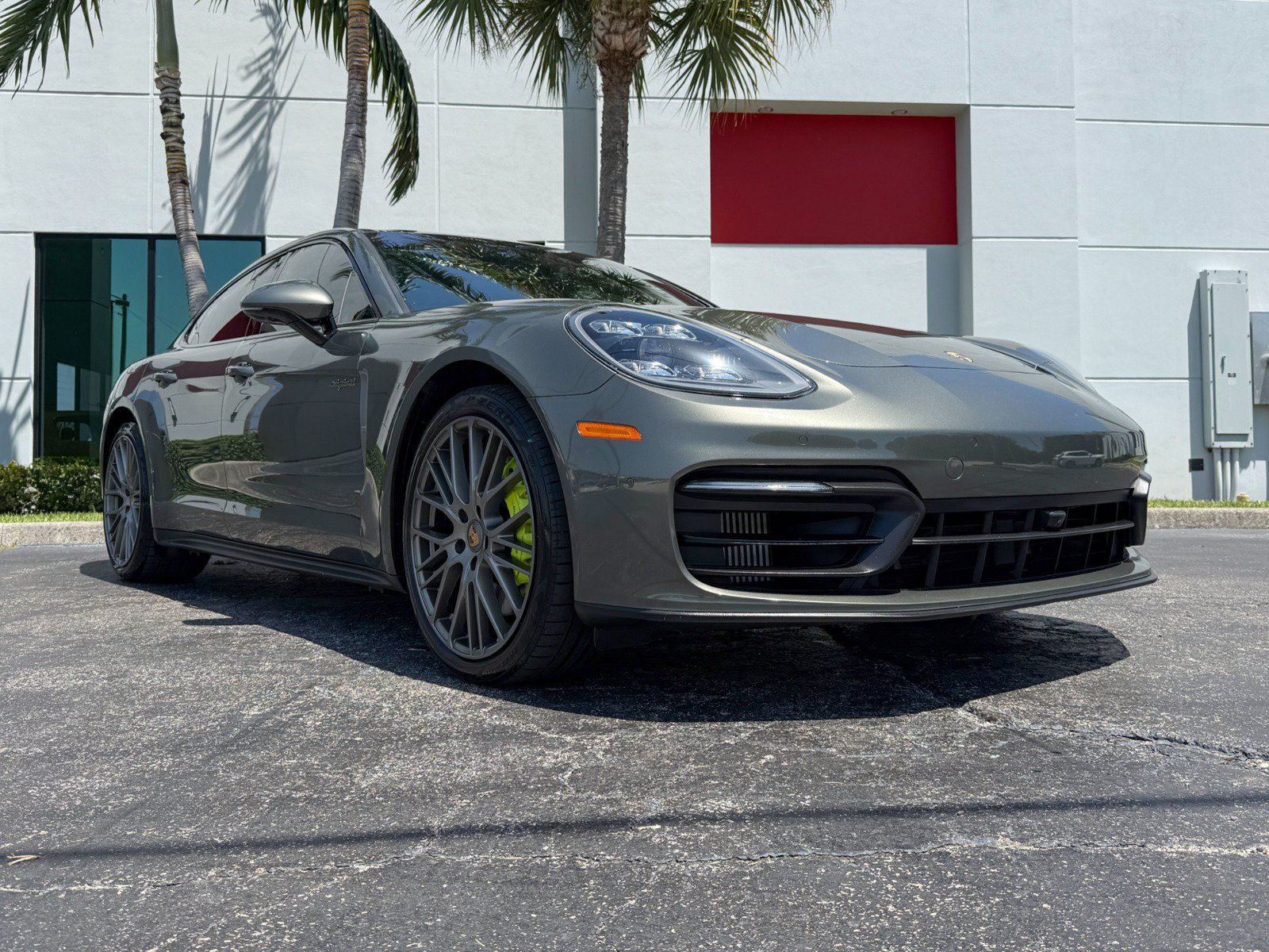 Used 2022 Porsche Panamera 4 Platinum Edition AWD/4WD image 8