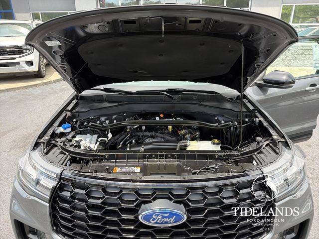 Certified 2025 Ford Explorer ST-Line w/ Premium Package AWD/4WD image 28