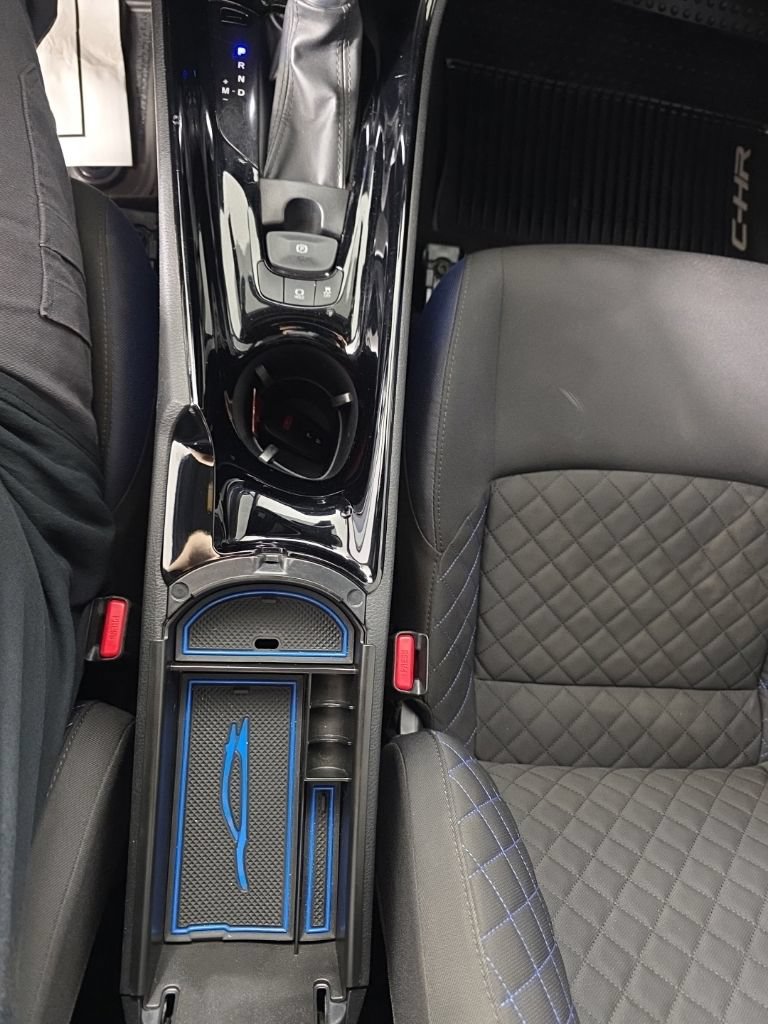 Used 2020 Toyota C-HR XLE FWD image 21