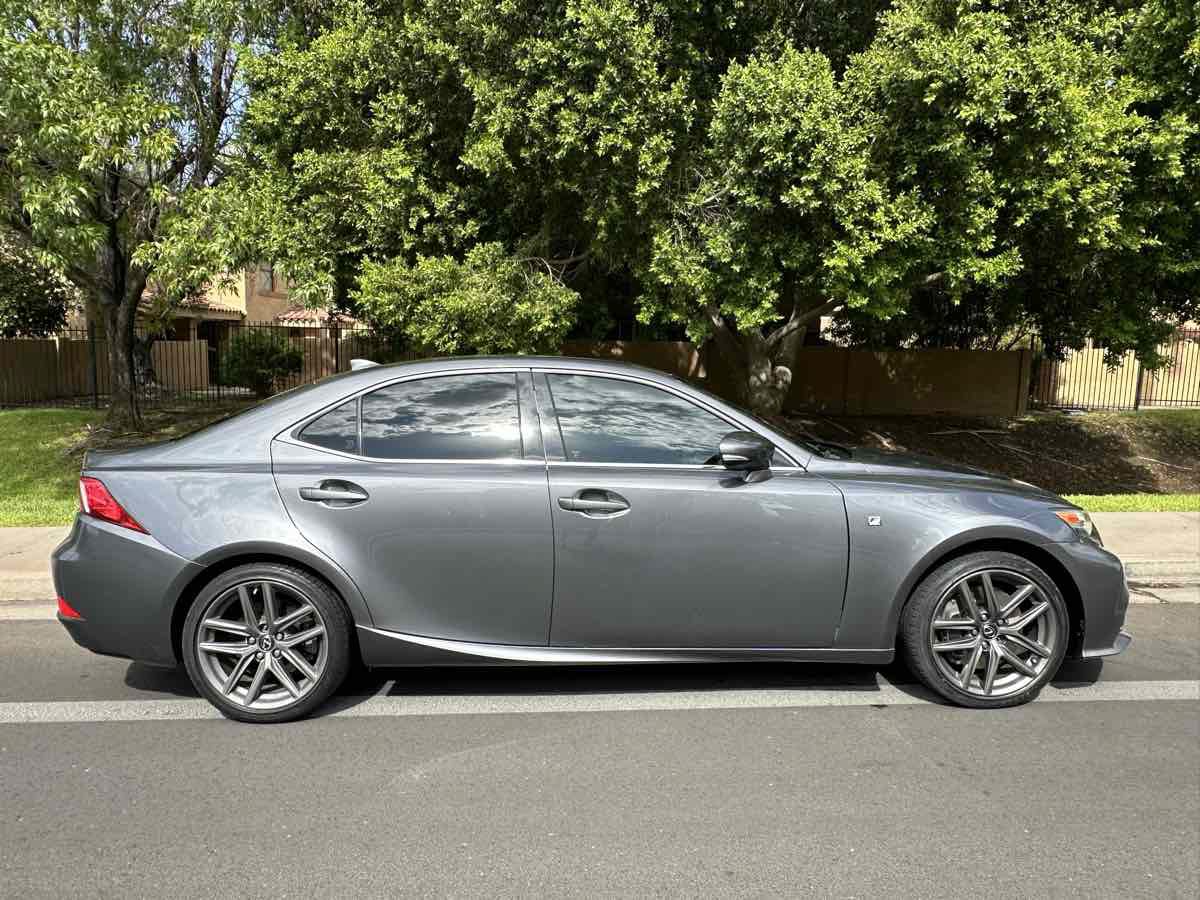 Used 2016 Lexus IS 300 AWD w/ F Sport Package image 9
