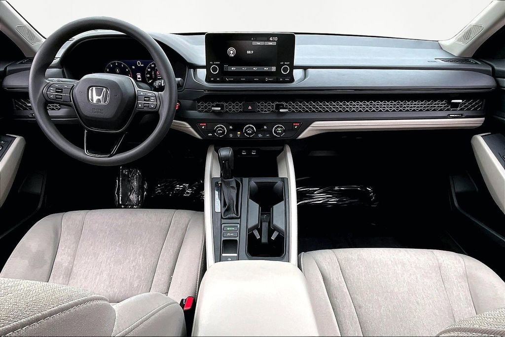 Used 2025 Honda Accord SE image 8