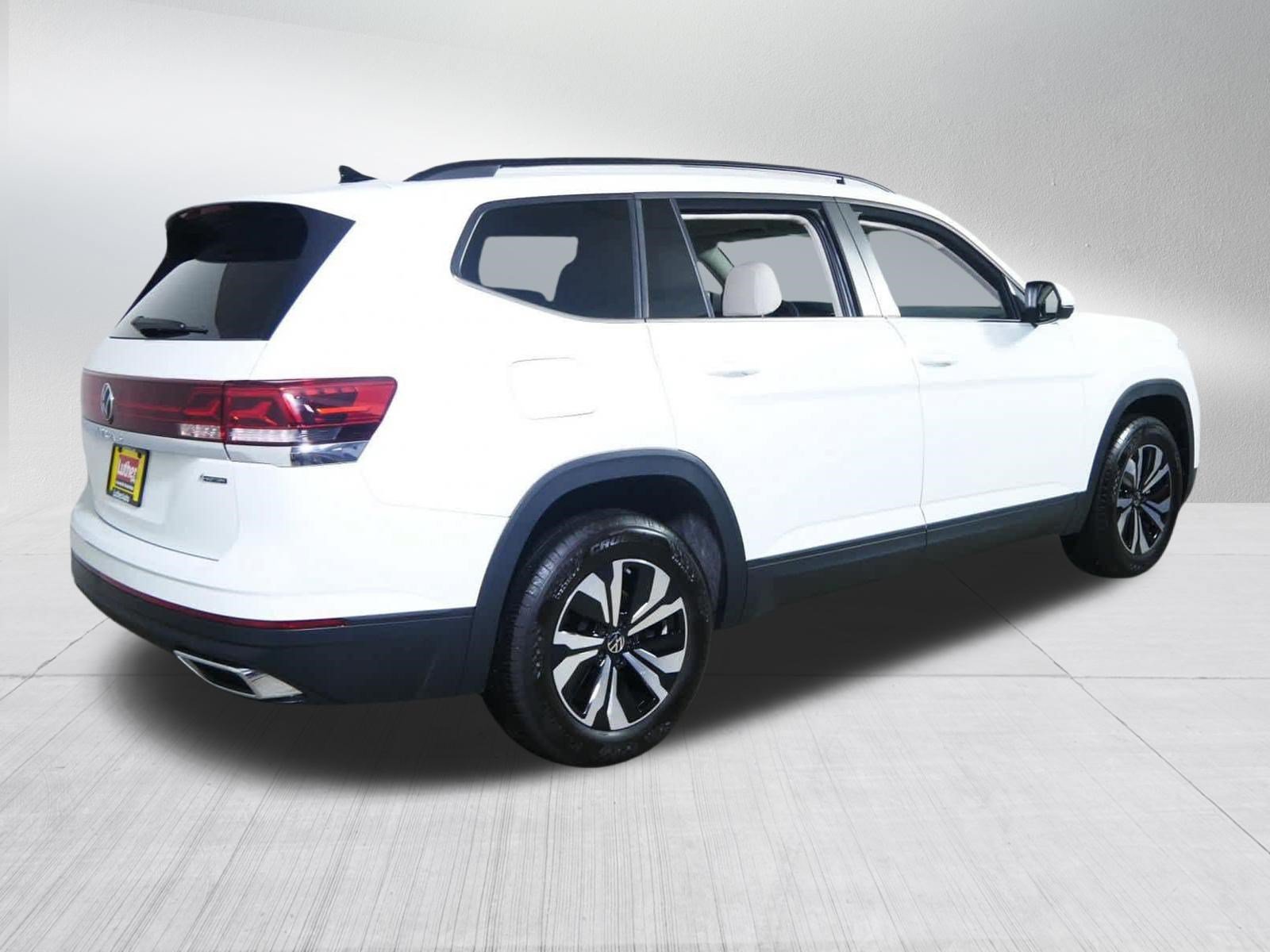 Used 2025 Volkswagen Atlas SE AWD/4WD image 7