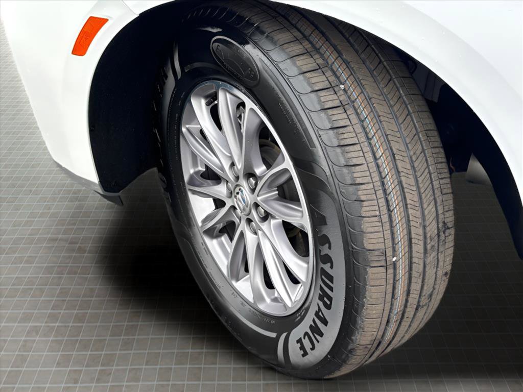 Used 2024 Buick Enclave Premium image 29