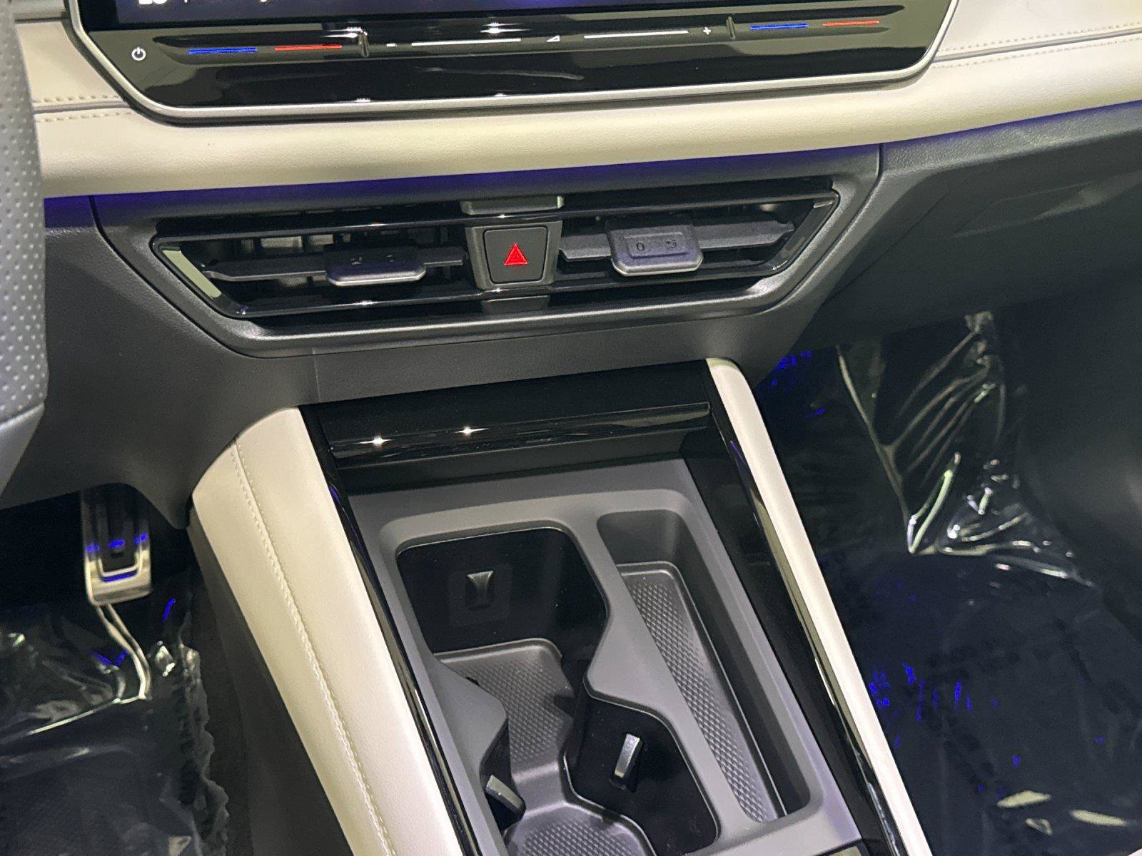 New 2026 Volkswagen Tiguan SEL R-Line AWD/4WD image 20