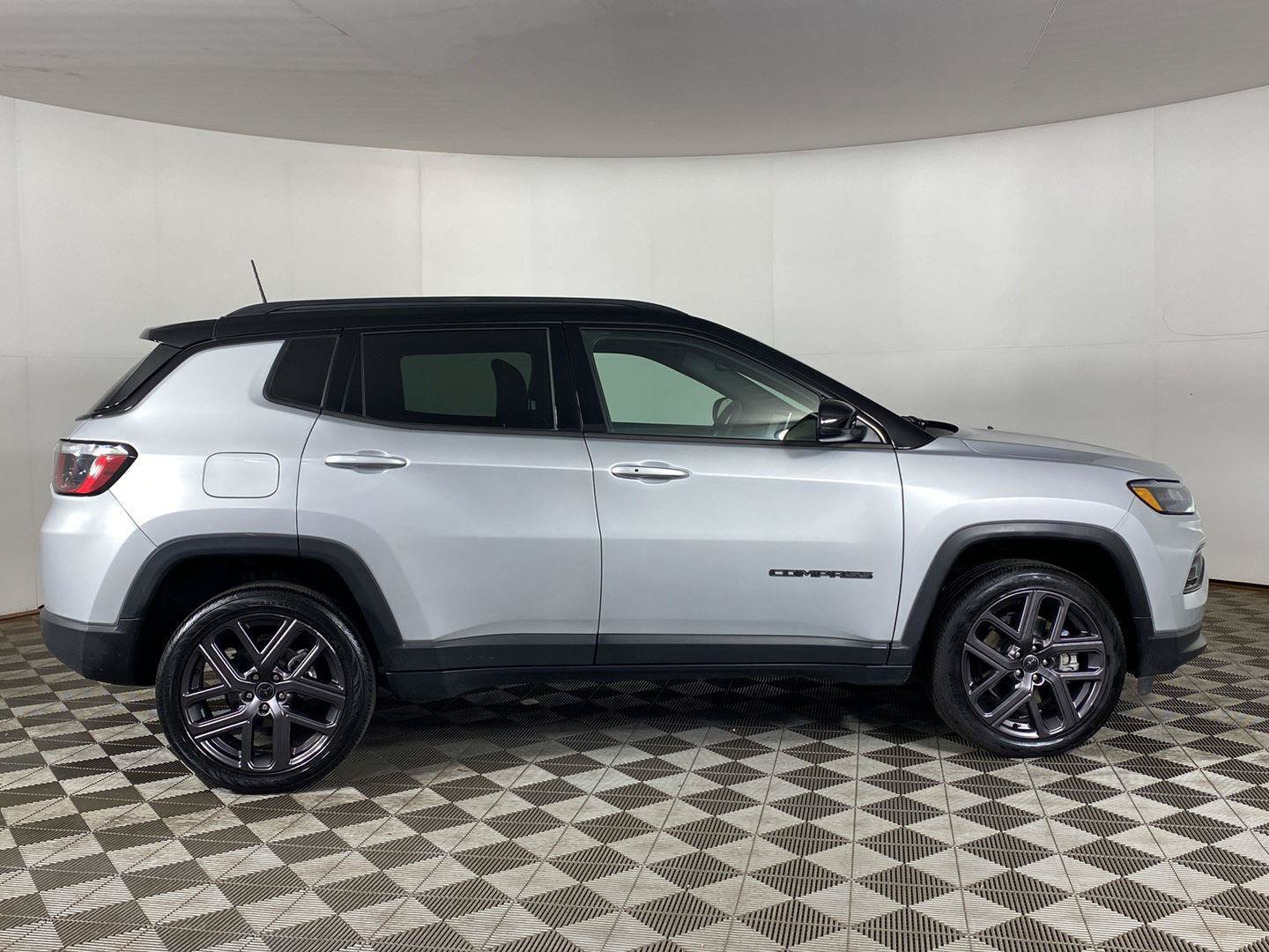 Used 2026 Jeep Compass Limited AWD/4WD image 6