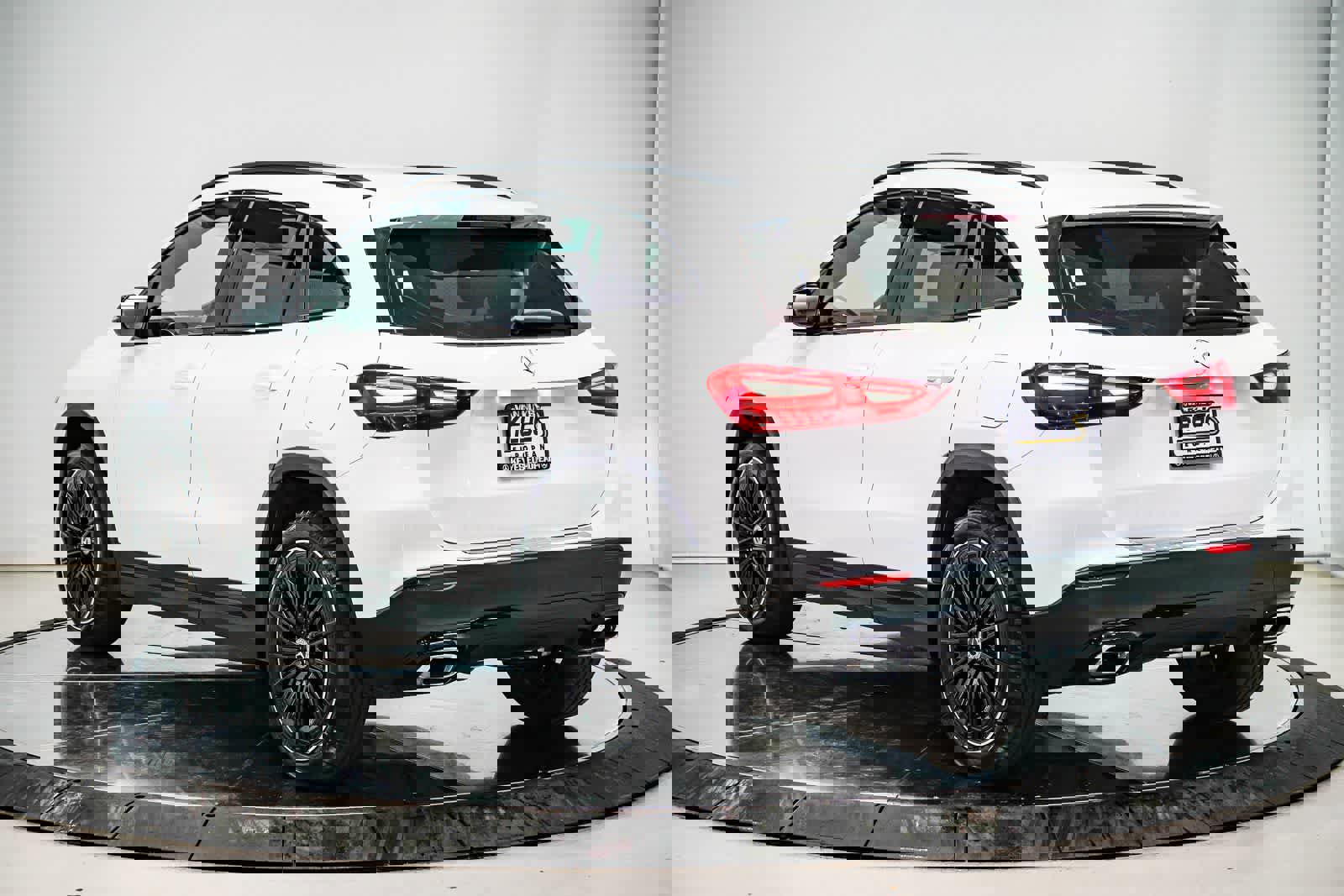 Used 2026 Mercedes-Benz GLA 250 image 2