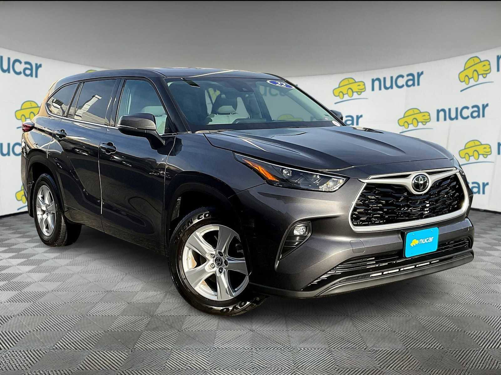 Used 2022 Toyota Highlander LE