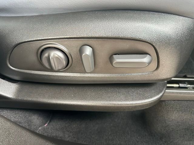 Used 2023 Buick Enclave Essence AWD/4WD image 16