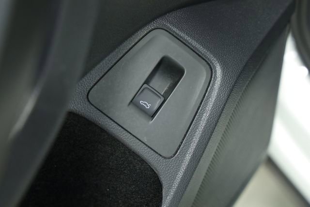 Used 2024 Volkswagen Tiguan SE image 31