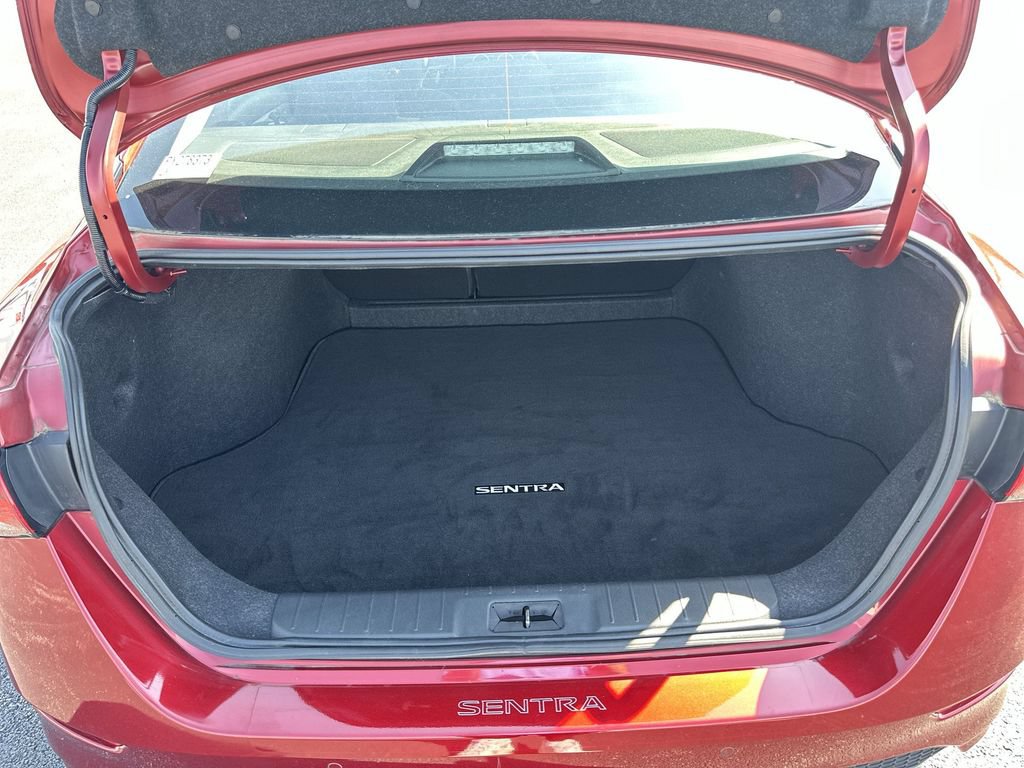 Used 2023 Nissan Sentra SR w/ Electronics Package FWD image 28