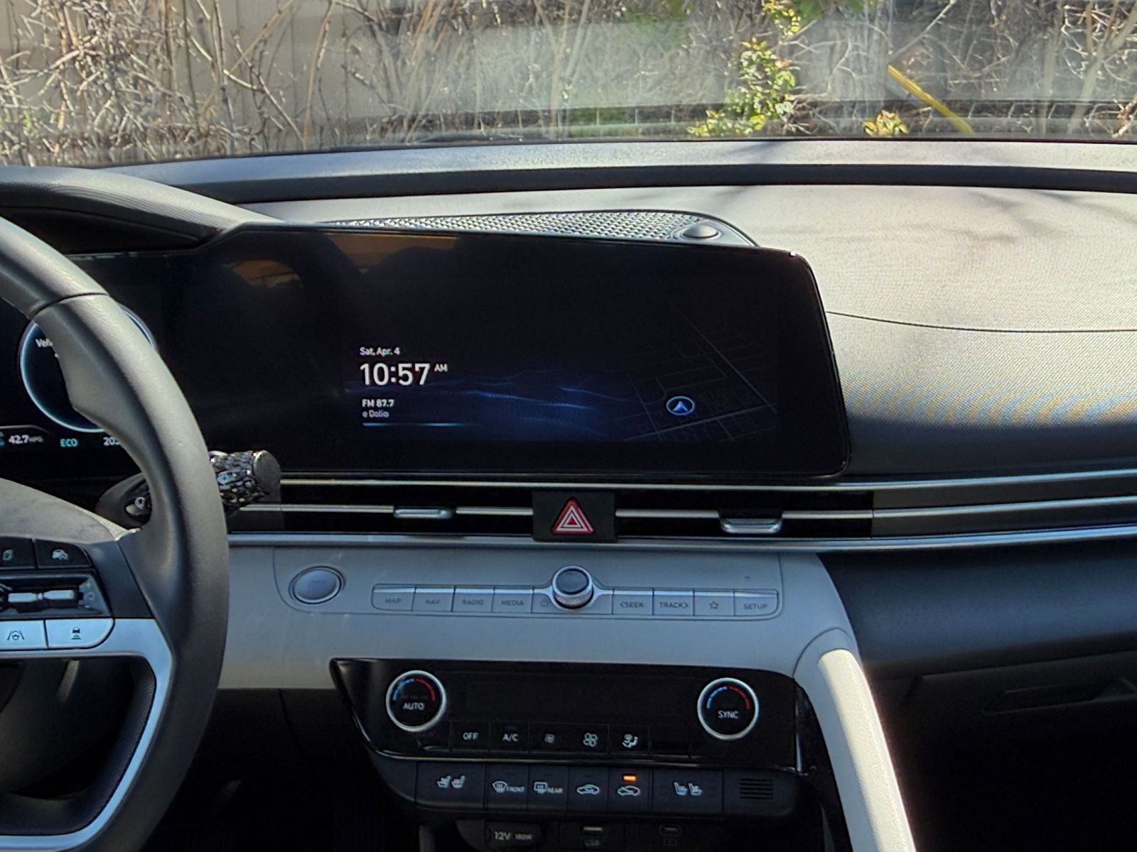 Used 2025 Hyundai Elantra Limited image 17