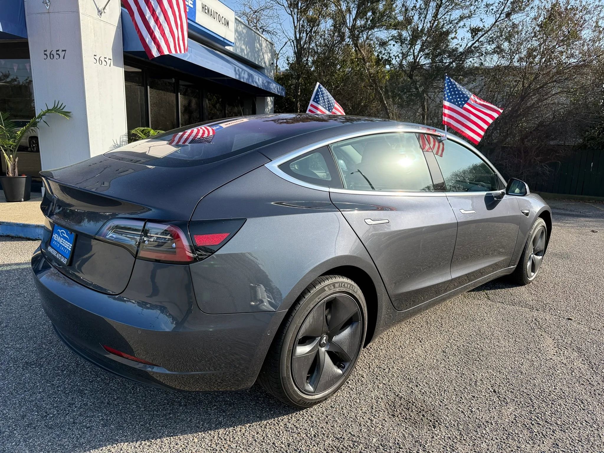 Used 2018 Tesla Model 3 Mid Range image 11