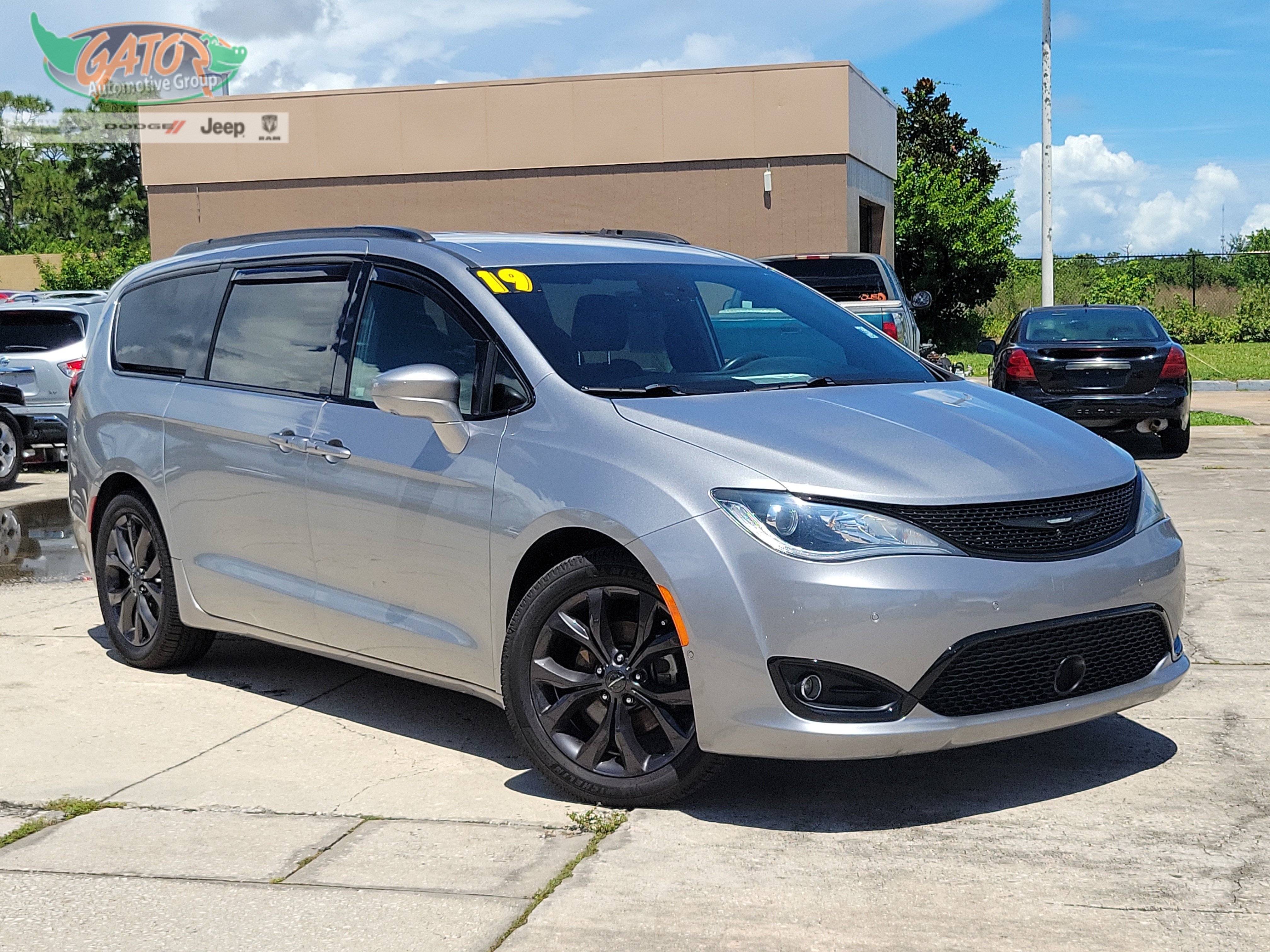 Used 2019 Chrysler Pacifica Touring-L Plus w/ Advanced Safetytec Group