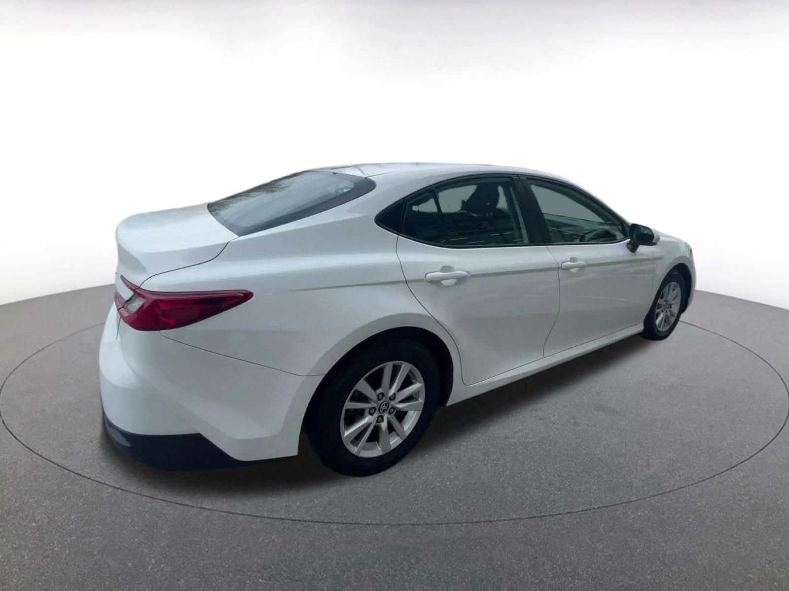 Used 2025 Toyota Camry LE image 15