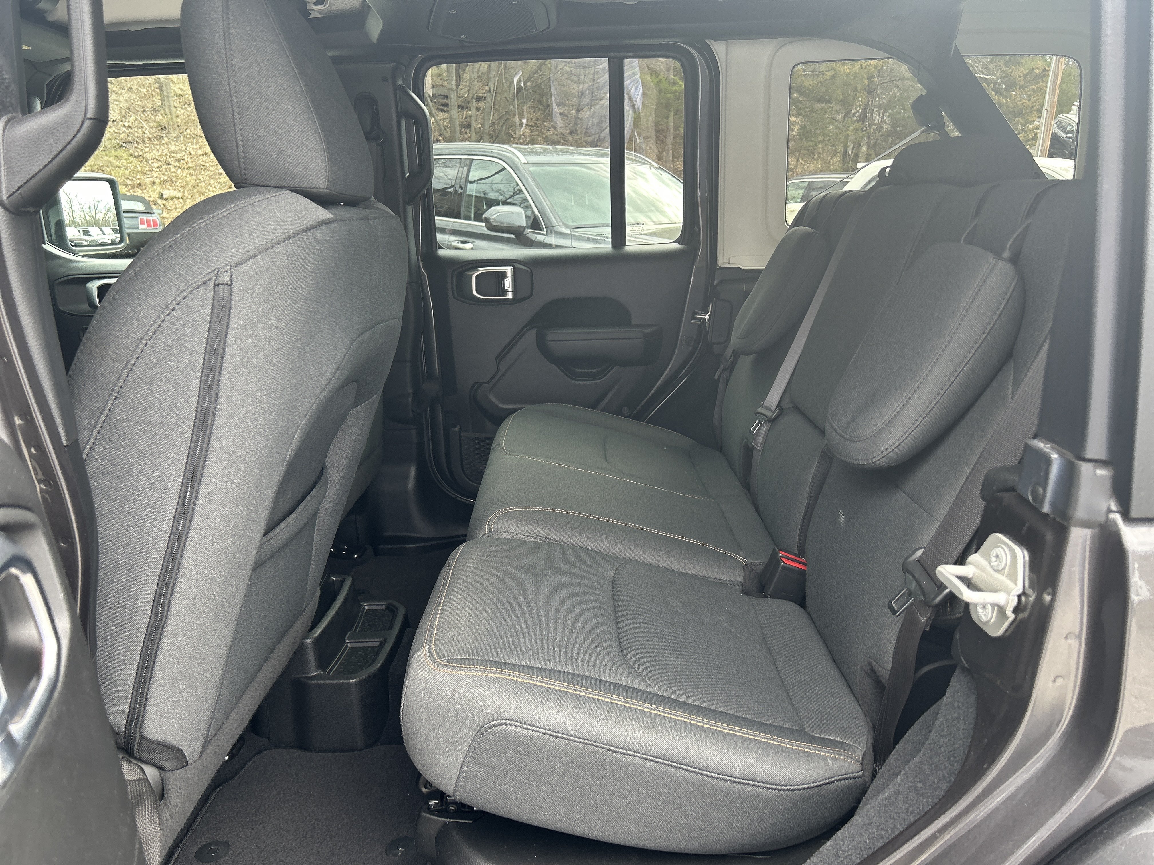 Used 2024 Jeep Wrangler Unlimited w/ Convenience Group AWD/4WD image 11