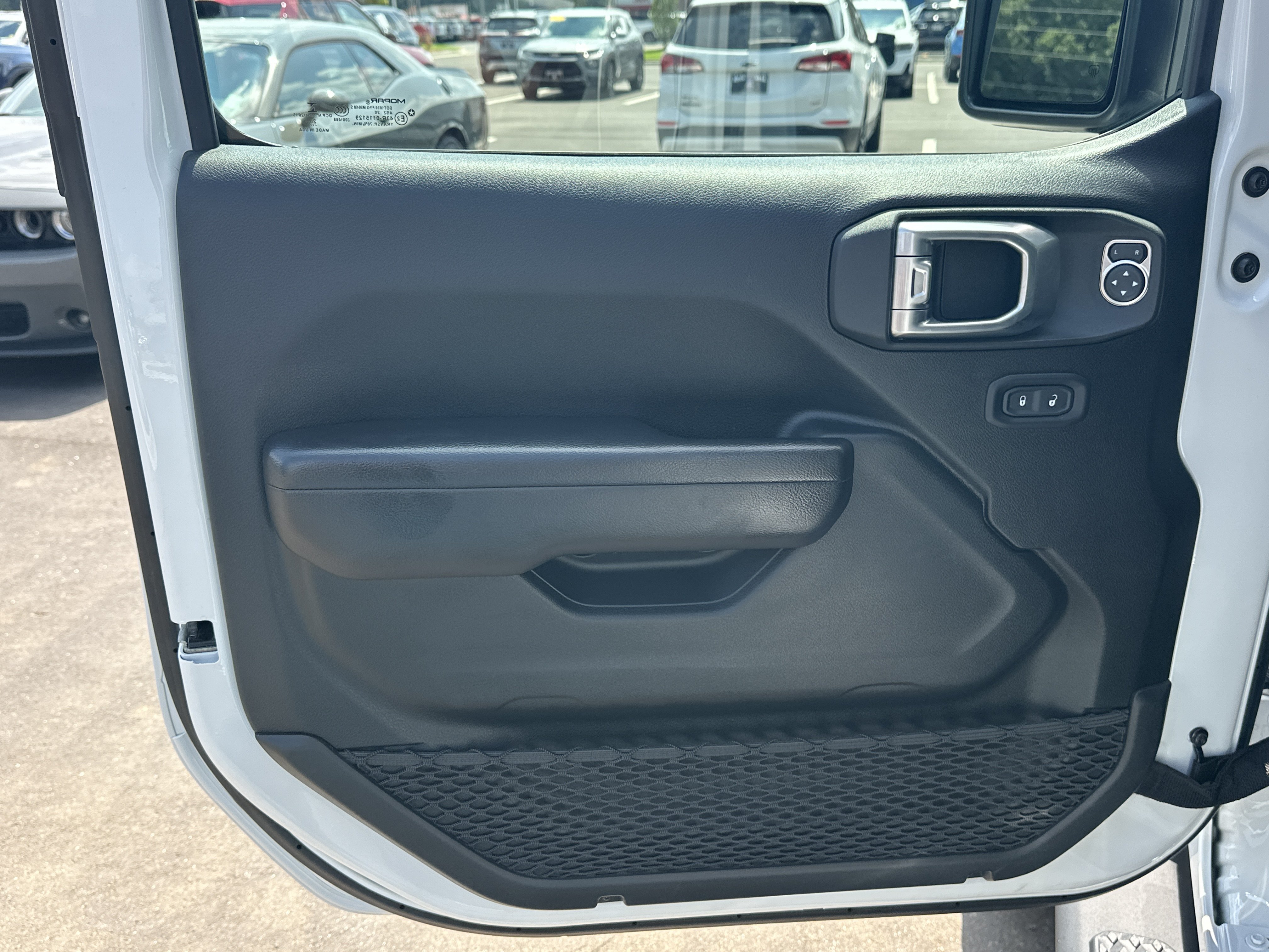 Used 2021 Jeep Gladiator Mojave AWD/4WD image 10