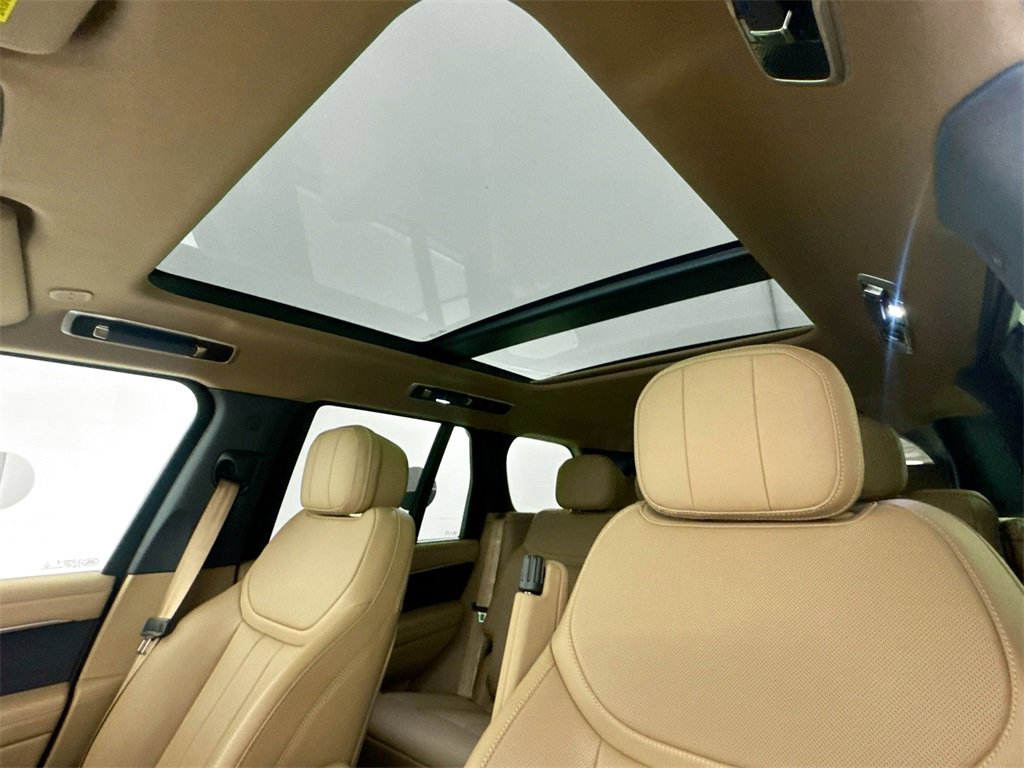 New 2025 Land Rover Range Rover SE image 20