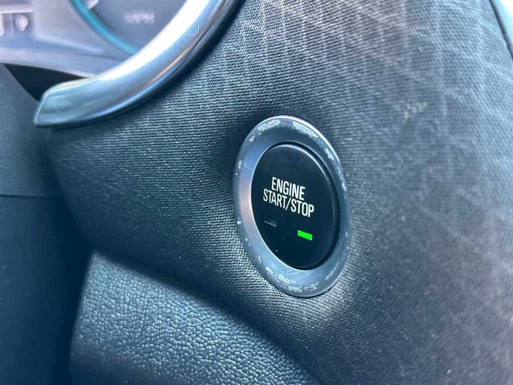 Used 2020 Chevrolet Malibu LT FWD image 20