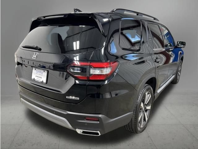 Certified 2024 Honda Pilot Touring image 6