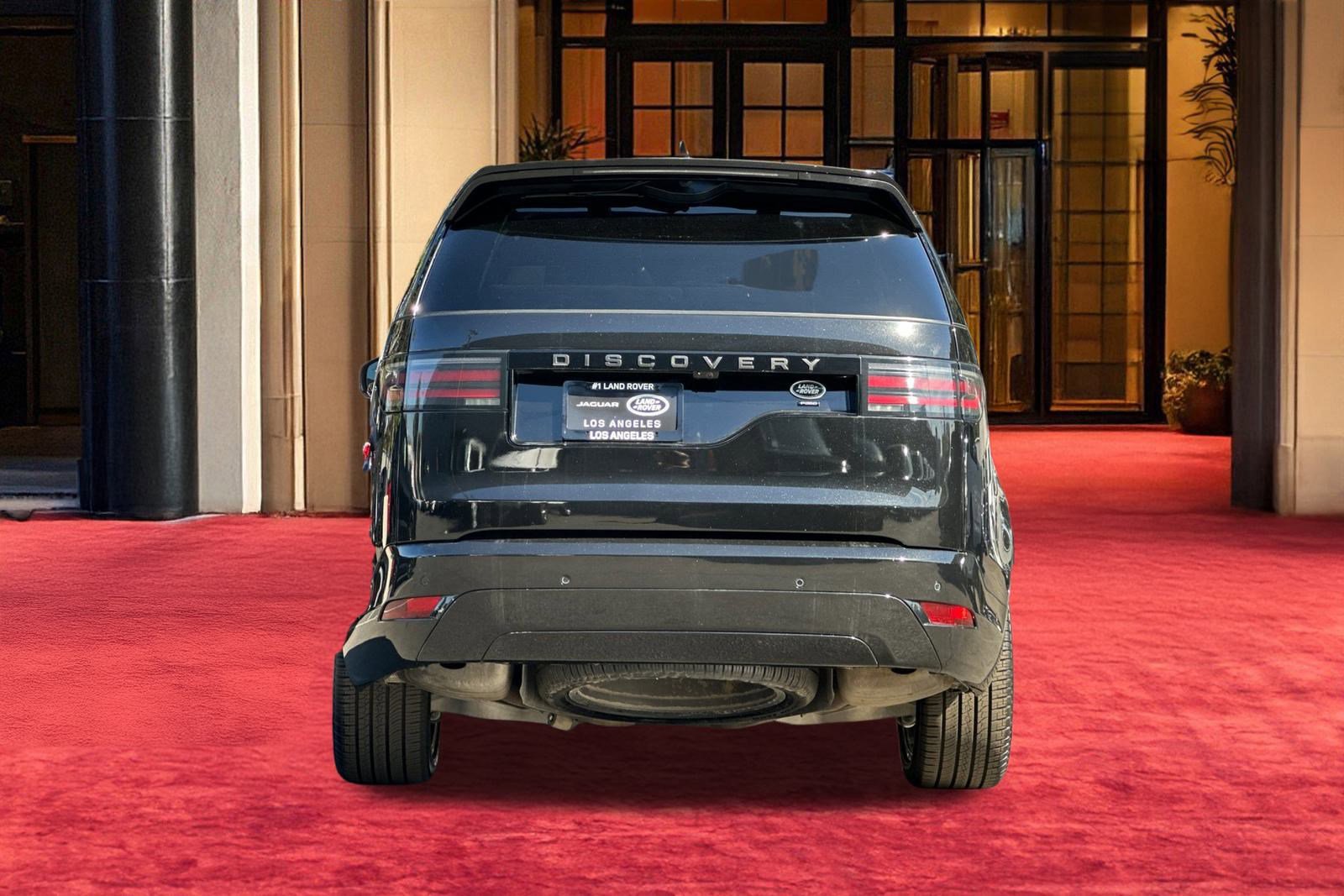 Used 2023 Land Rover Discovery S R-Dynamic image 11