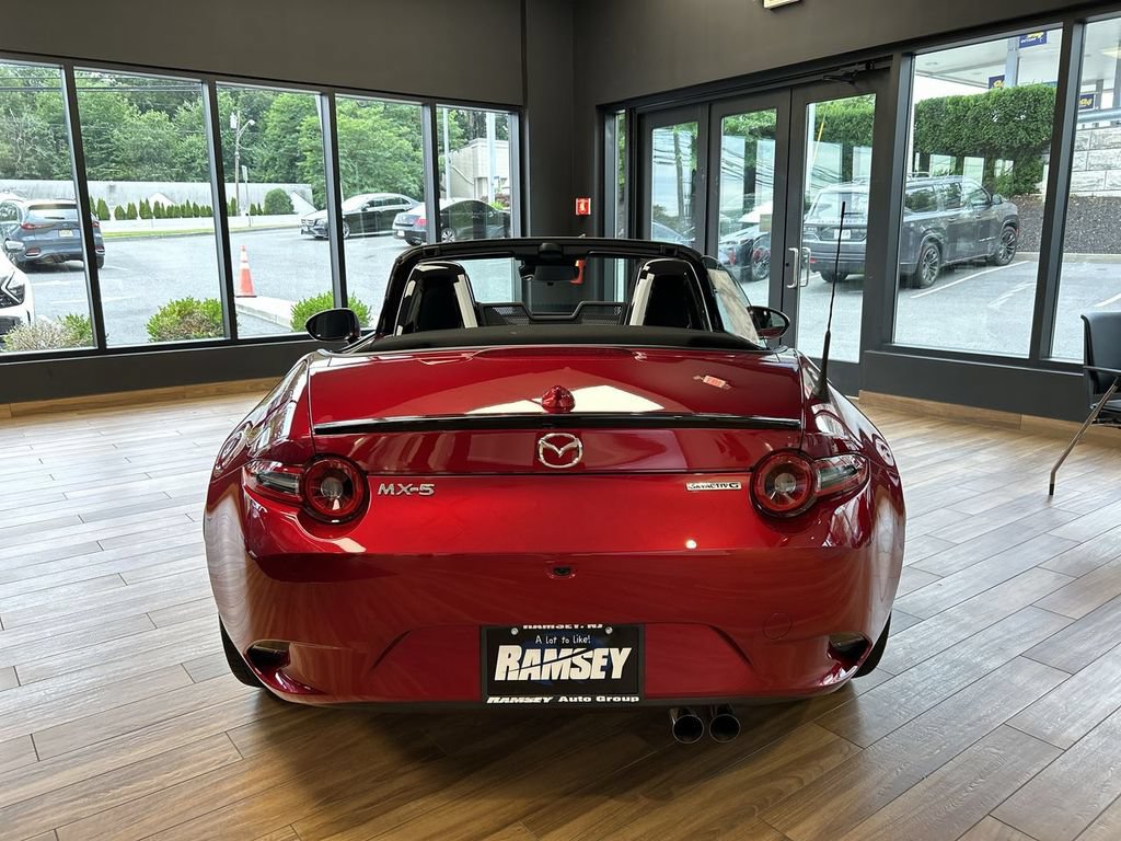 New 2026 MAZDA MX-5 Miata Club w/ Weather Package RWD image 7