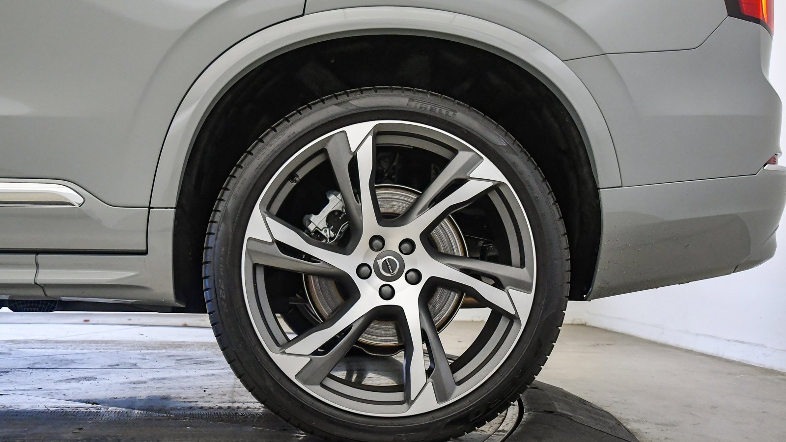 Certified 2025 Volvo XC90 B6 Core w/ Protection Package Premier image 10