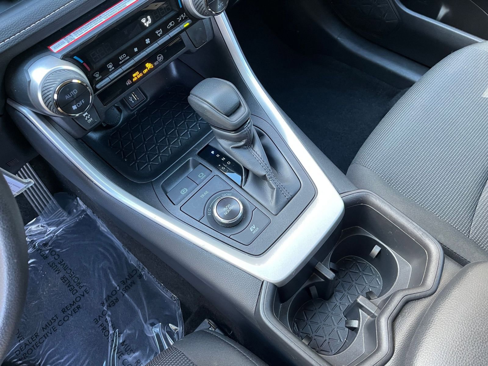 Used 2025 Toyota RAV4 LE image 37