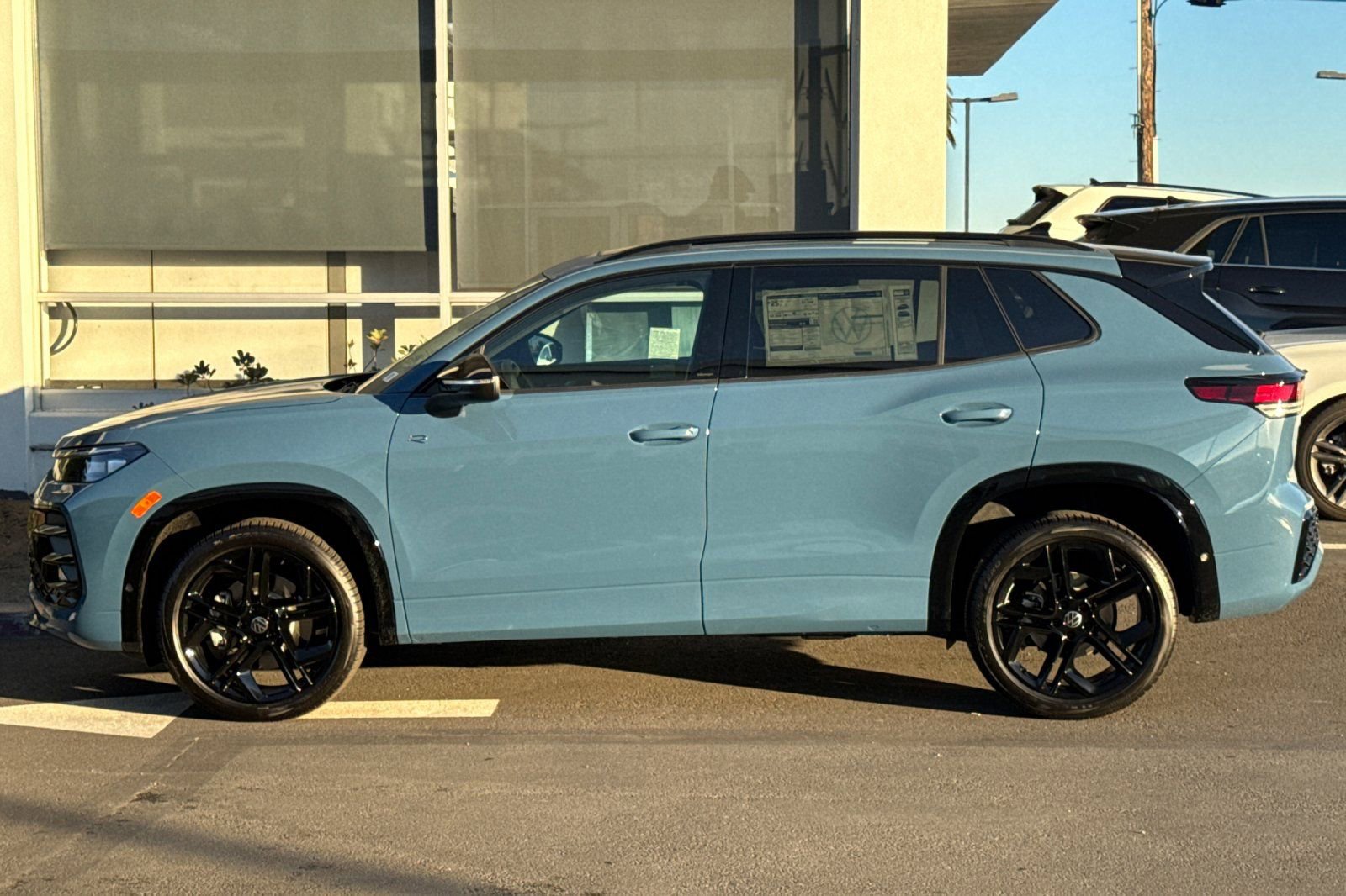 New 2026 Volkswagen Tiguan SE R-Line image 7