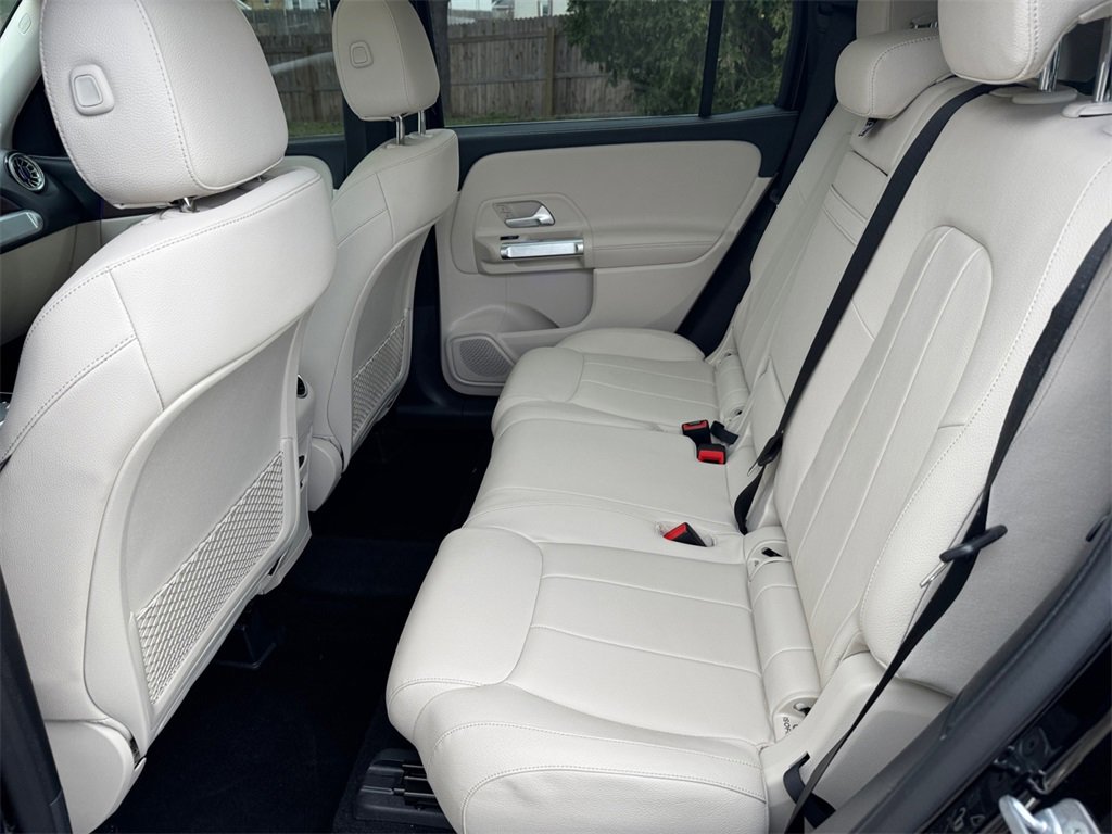 Used 2023 Mercedes-Benz GLB 250 4MATIC image 17