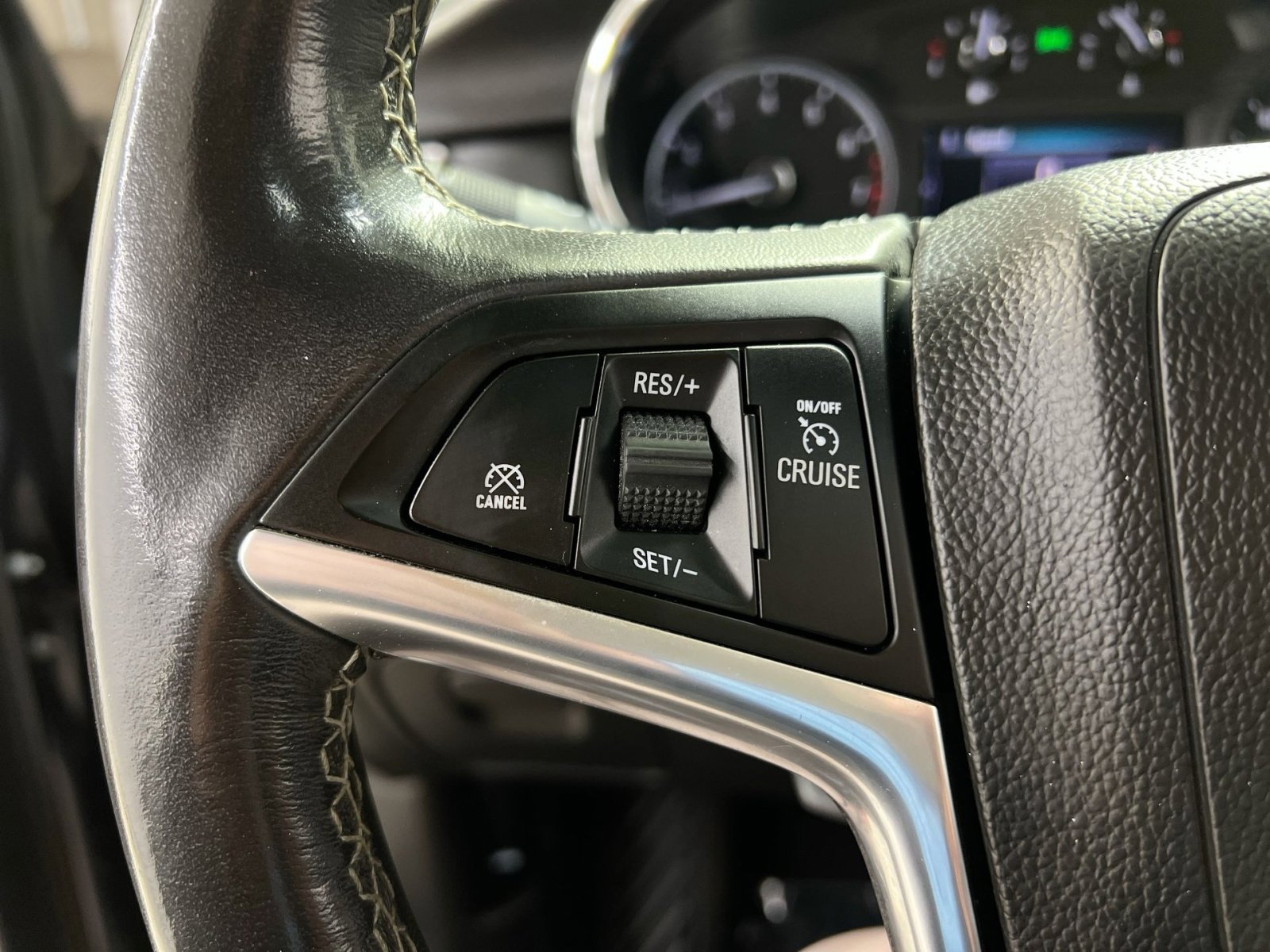 Used 2020 Buick Encore Preferred w/ Safety Package image 36